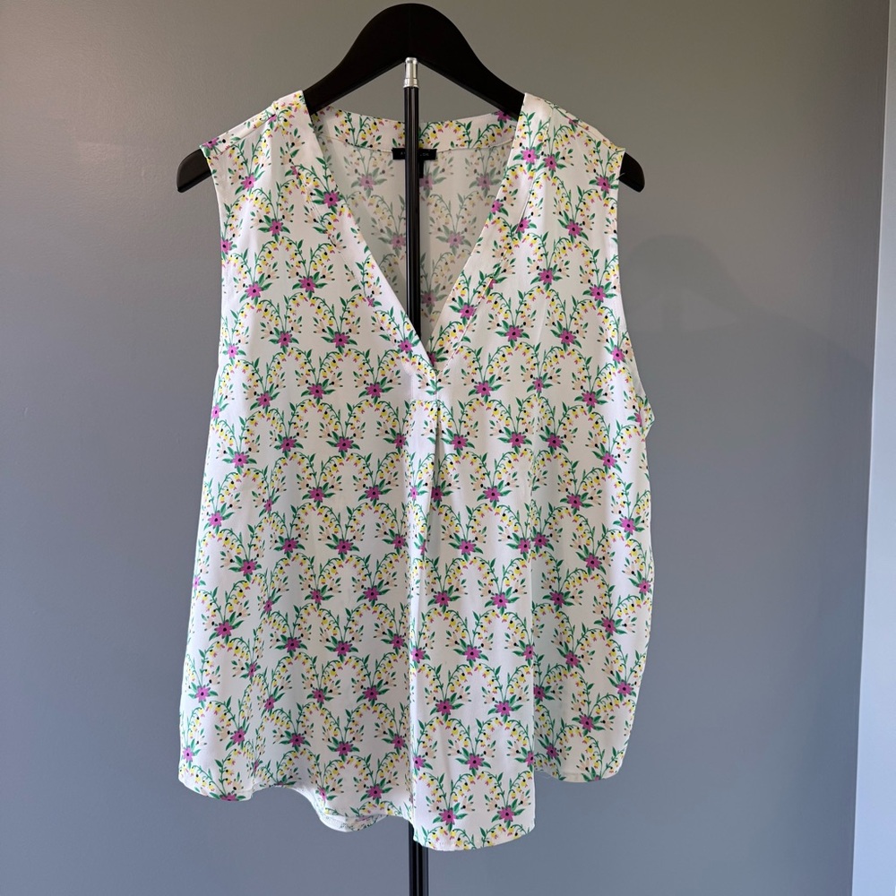 Ann Taylor White Sleeveless V-Neck Camisole with Pink & Green Floral Print